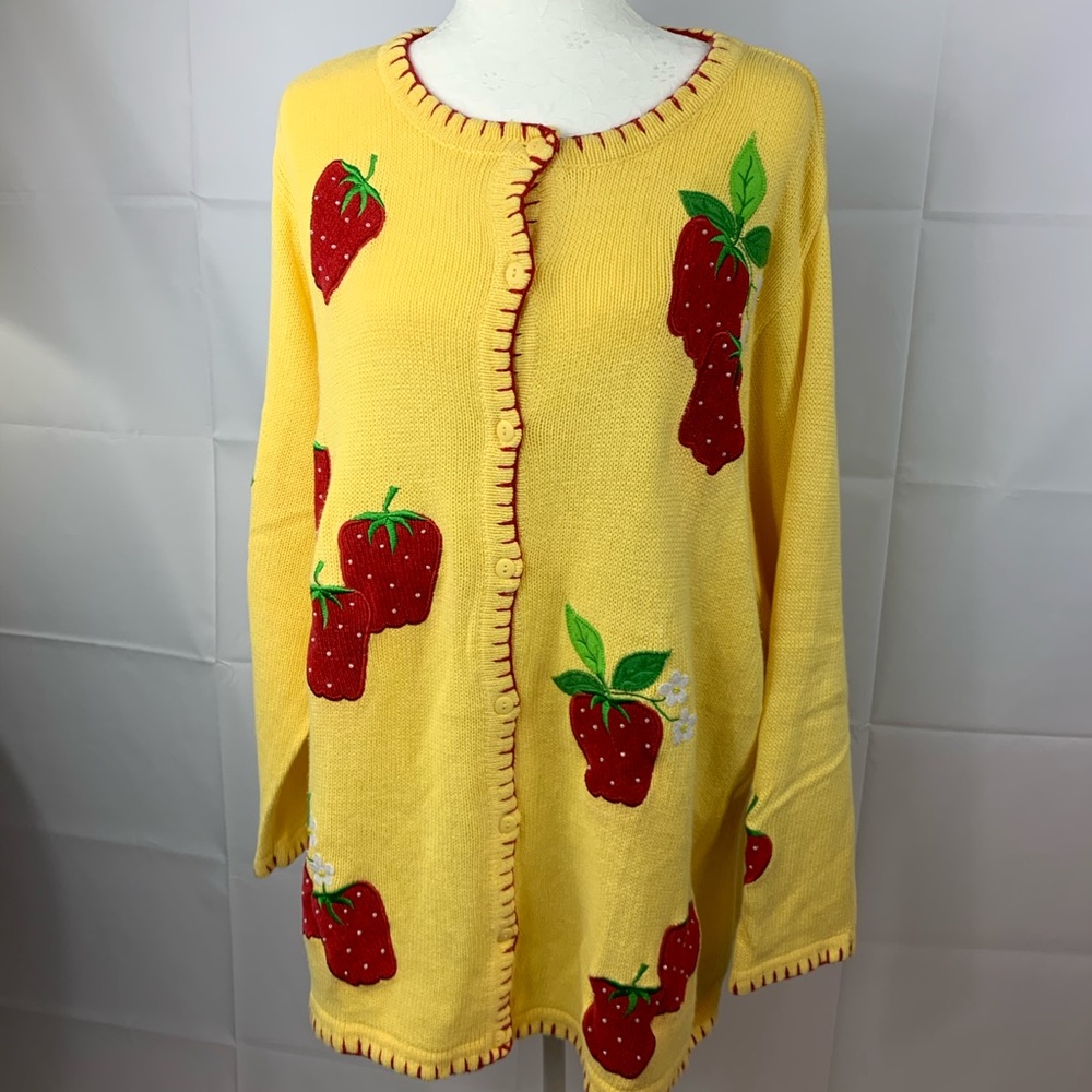 Cardigan , yellow with embroider strawberries 🍓